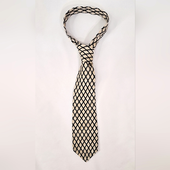 Men's Hickey Freeman Silk Diamond Patterned Tie - Picture 2 of 6